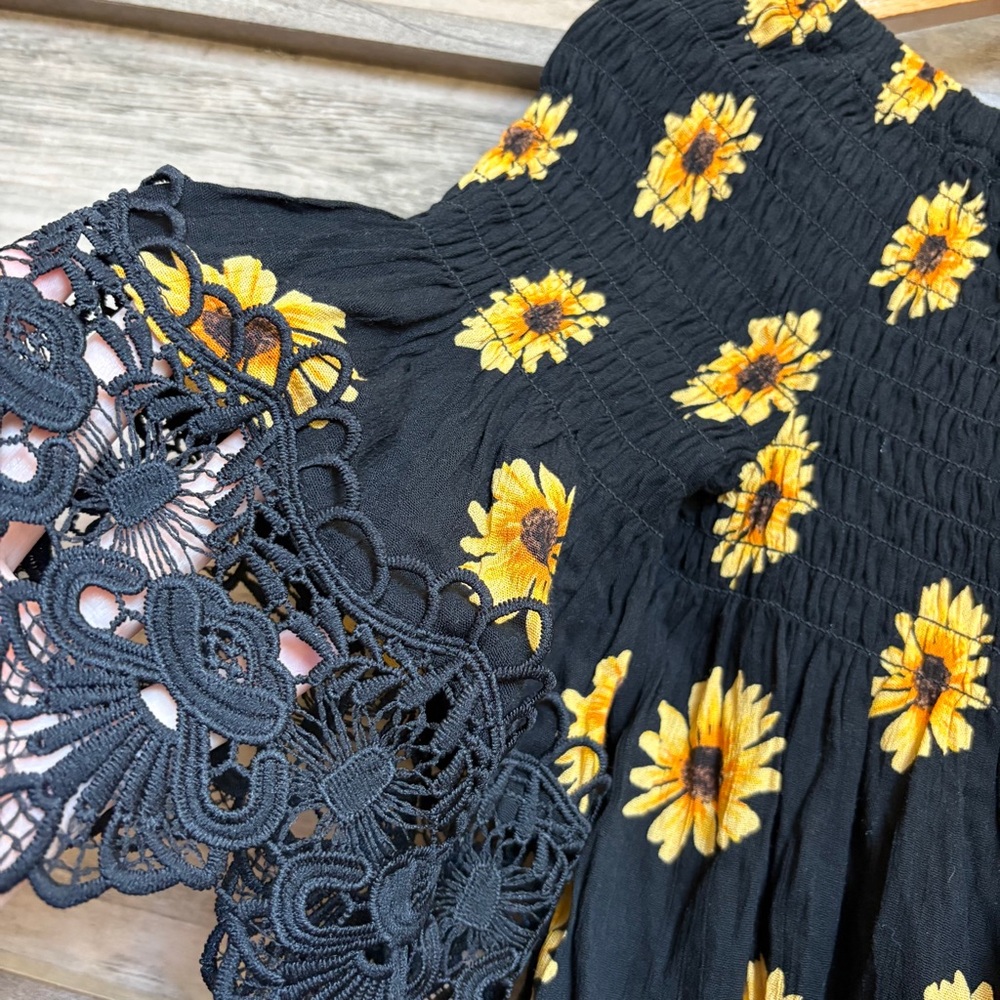 Rue21 Yellow Sunflower Floral Black Lace Flowy Blouse Top NWT Women's L - Picture 6 of 10